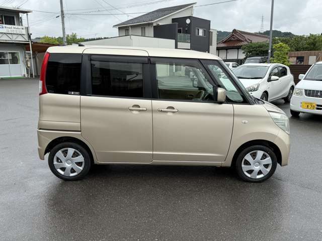 横も小傷こそありますが、目立つ傷などございませんでした。