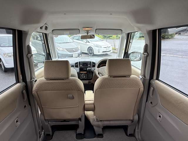 ダッシュボード全体像です。大きな汚れなどない車でした。