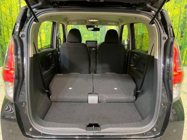 普段のお買い物や通勤、送迎等に十分な荷室スペースを確保しております。セカンドシートを倒すと、大きな荷物の積載も可能です♪