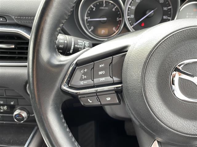 気になる車はすぐにお問い合わせください！画面右側の0066から始まる無料ダイヤルからお問い合わせ下さい！専門スタッフがお車のご質問にお答えいたします！