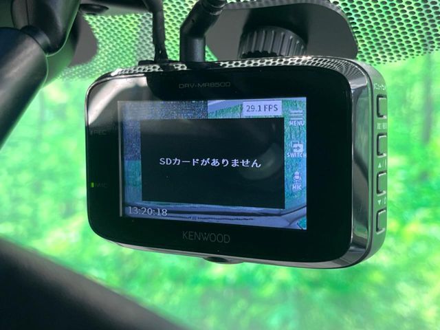 【ドライブレコーダー】安心・安全なカーライフに必須のドライブレコーダーを装備！走行中はもちろん、あおり運転や事故に遭遇した際の状況も映像で記録し、万一のリスクに備えます。