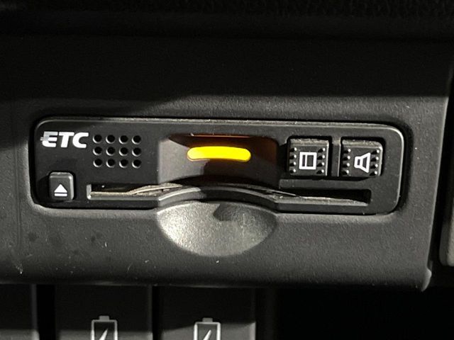 【ETC】高速道路の料金所をストレスなく通過！話題のスポットやサービスエリアに多い「スマートIC」利用時は必須のアイテムです。当店でセットアップを実施、ご納車当日からすぐにご利用いただけます！