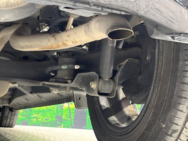 お車を安心してお乗りいただく為には、足回りの定期点検が欠かせません。サービスサポート（有償保証）では無料点検もご提供しており、安心のカーライフをお過ごしいただけるサポート体制が整っています。
