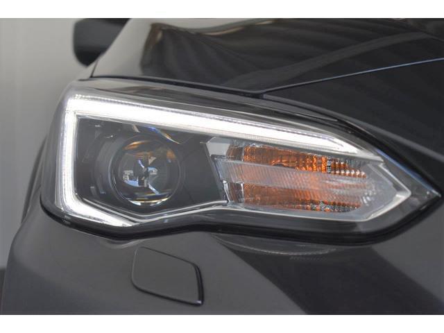 LEDヘッドライトで夜間の運転も安心です