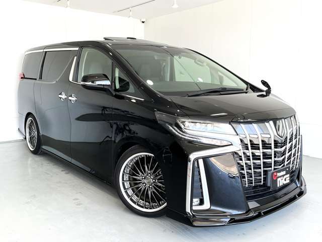 お車が決まっていないお客様でもスタッフが一緒に考えライフスタイルやご予算に合った車輌、プランをご提案させて頂きます。またご購入後も自社工場にて担当スタッフがカーライフをサポートさせて頂きます