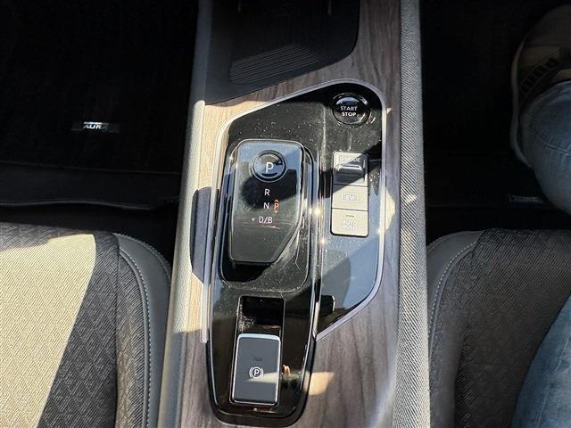 後期・プロパイロット・純正9型フルセグナビ・BOSEサウンド・全周囲カメラ・Carplay・ETC2.0・Cソナー・BSM・デジタルミラー・AUTOハイビーム・ハーフレザー・純正17AW・ドアバイザー