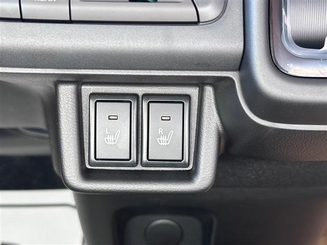 前席シートヒータ付きです！寒い日には欲しい機能の1つですよね♪