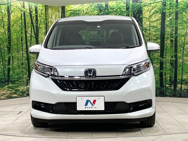弊社では、全車『修復歴なし』のお車のみ取り扱っております。専任バイヤーによる厳選した仕入れの後、入庫後の車両チェックを行い、ネクステージが認定した高品質な中古車をご提供しております。