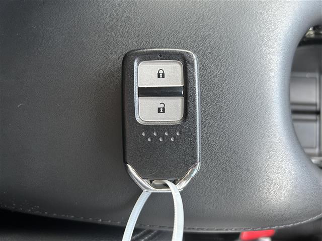 【スマートキー】鍵を挿さずにポケットに入れたまま鍵の開閉が行えます！