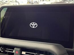 【12.3インチディスプレイオーディオ】スマートフォンと連携が可能な大画面ディスプレイオーディオです。スマートフォンのナビ機能を使用したり、Bluetooth接続で音楽もお楽しみいただけます！