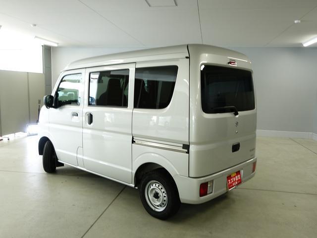 電車でお越しの際は、JR西岐阜駅が最寄駅。事前に連絡いただければ送迎いたします。JR名古屋駅から新快速で西岐阜駅まで約26分。