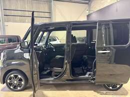 両側電動スライドドアです♪