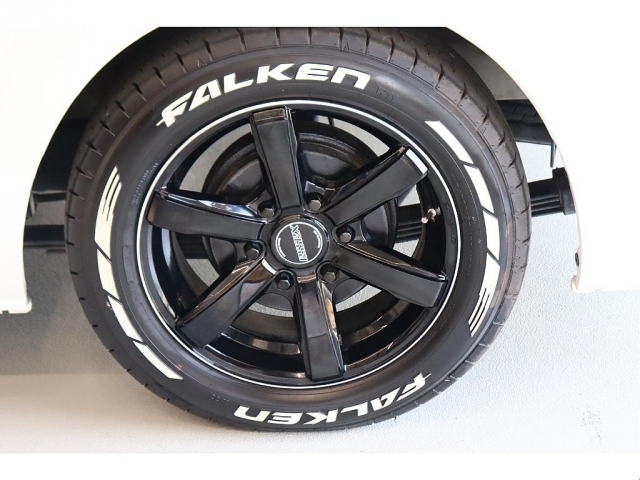 ESSEX　17インチAWにファルケン　バン専用タイヤを装着済み！