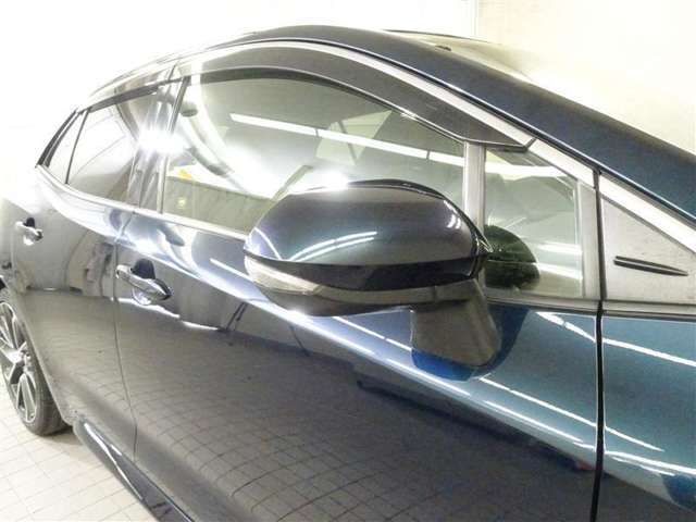 広々とした車内空間に優れた燃費性能。更にデザインも上質で人気のお車です！