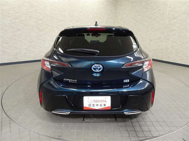 バックカメラが付いているので後方確認が非常にしやすいです。今や運転初心者も熟練者も必須装備！ついていて損はないですね♪