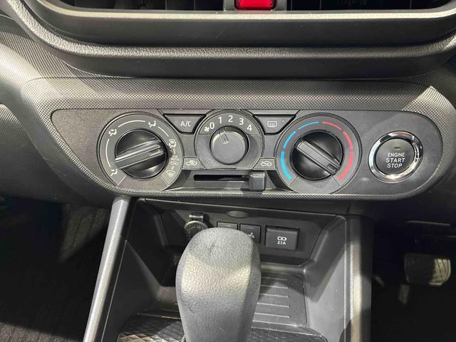 納車前にはプロのメカニックが、各部の点検を行います。ディーラーにしか出来ない品質、そしてサービスできっと満足していただけると思います！