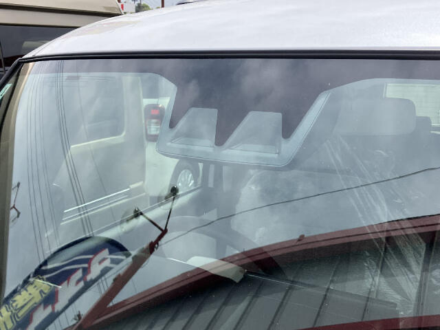 「サイドバイザー」や「フロアマット」、「ナビゲーション」の取り付けをはじめ「ETC」や最近話題の「ドライブレコーダー」等追加オプションの取り付けもお受けいたします。