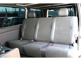 ゆったり座れるセカンドシート♪