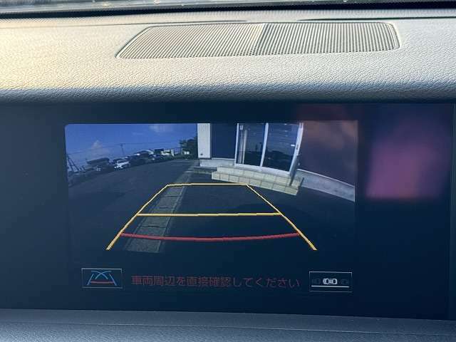 【バックカメラ】とっても便利な人気オプションになります。駐車が不安な方でも安心して駐車が出来ますね