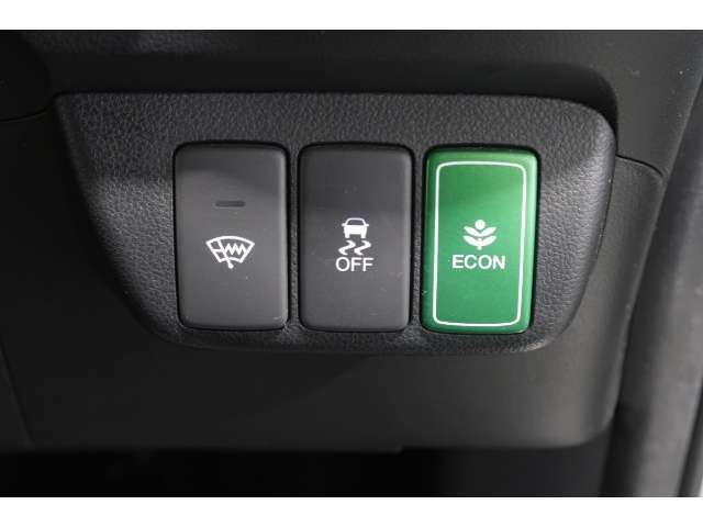 ECONボタンで低燃費モードに☆☆☆ECONスイッチを上手に使ってエコドライブ♪♪環境にもお財布にも優しい装備です☆☆☆
