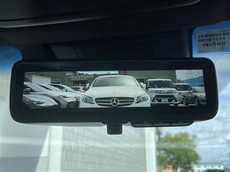 ◆デジタルインナーミラー◆車両後方にカメラを取り付けてインナーミラーに後方映像を表示。後席に同乗者がいても、クルマの後ろを広い範囲で表示します！リセールバリューとしても大事なポイントです！