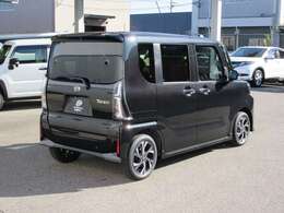 富山県内のオートバックス、スーパーオートバックス全店10店舗にて車が買えます。県内の展示車は、最寄りのオートバックスでもご購入が可能です。県外のお客様への販売も可能です。ぜひお問い合わせください。