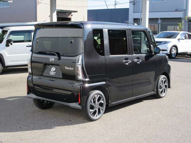 富山県内のオートバックス、スーパーオートバックス全店10店舗にて車が買えます。県内の展示車は、最寄りのオートバックスでもご購入が可能です。県外のお客様への販売も可能です。ぜひお問い合わせください。