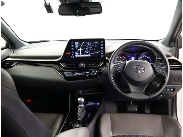 買った後も安心！トヨタのU-carなら1年間の無料保証付き！約60項目、5000部品が保証対象。さらに、最長3年間の延長保証もご用意しております。安心してお乗りいただく為に、是非お勧めいたします！