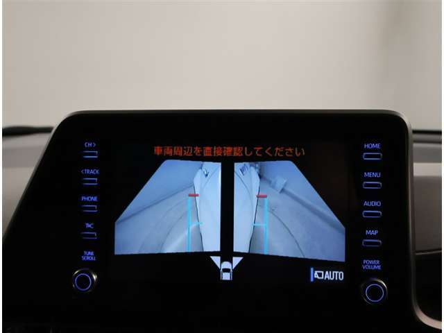 フロントカメラ　見づらく出づらい交差点などで大活躍　安全確認をお忘れなく