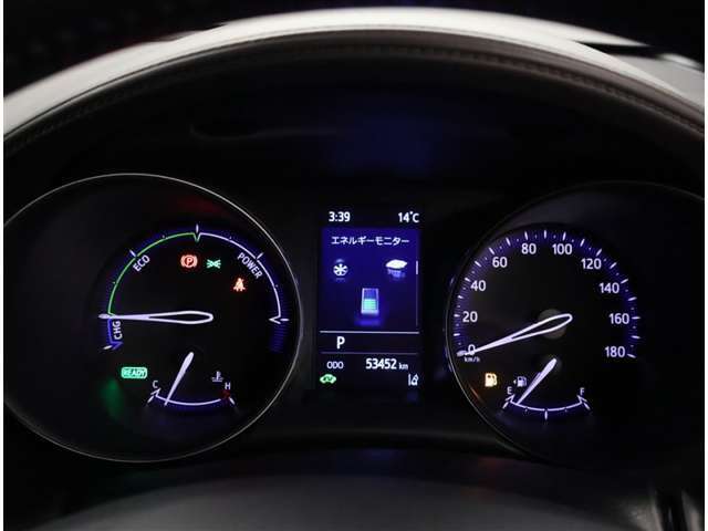 メーターは見やすい安全仕様！様々な情報がここに詰まっております◎ご来店時にはお客様自身の目でご確認ください。内装の質感や臭い・小さな傷など写真ではお伝えしにくい部分が有るのがU-carです。