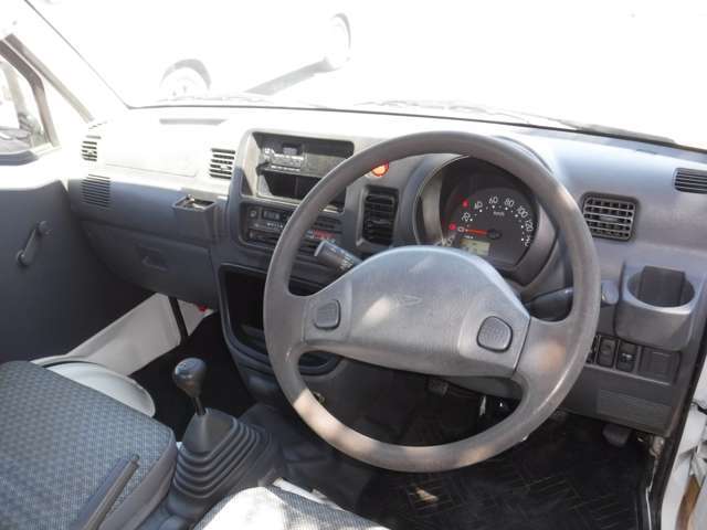 ルームクリーニング済みのきれいな車です