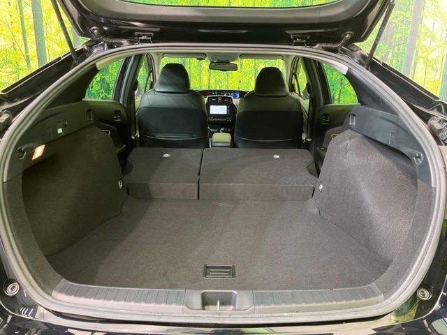 普段のお買い物や通勤、送迎等に十分な荷室スペースを確保しております。セカンドシートを倒すと、大きな荷物の積載も可能です♪