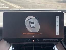【パノラミックビューモニター】を装備しております。全周囲カメラで危険察知。狭い駐車場でも安心して駐車できますね。