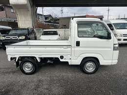 お客様が安心して中古車を購入できるよう、中古車の価格や品質の適正な情報を提供し、近年問題となっております修復暦の偽り・メーター改ざん車の排除に努めています。