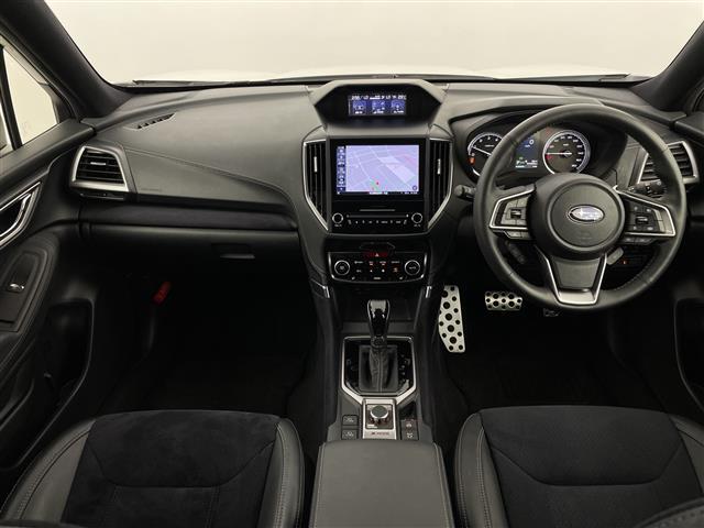 【インパネ全体】全方位で視界が広く、高い目線で運転もしやすいです！