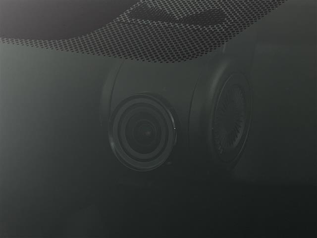 【ドライブレコーダー】映像・音声などの運転中の記録を残します。事故などを起こした起こされた時の証拠になりえますので、もしも時でも安心ですね。