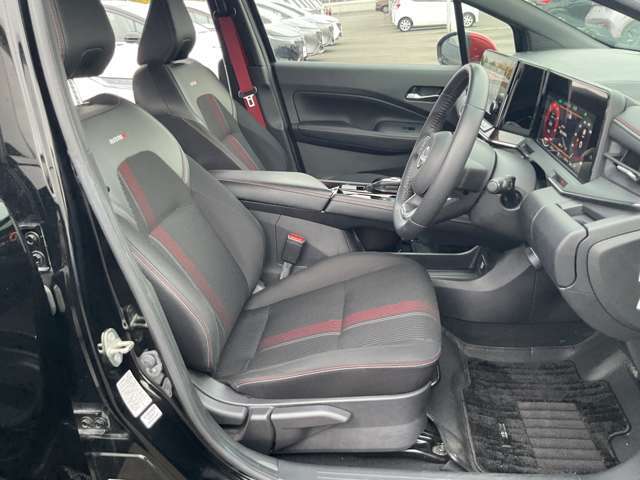 ハンドルヒーターとシートヒーター付きです