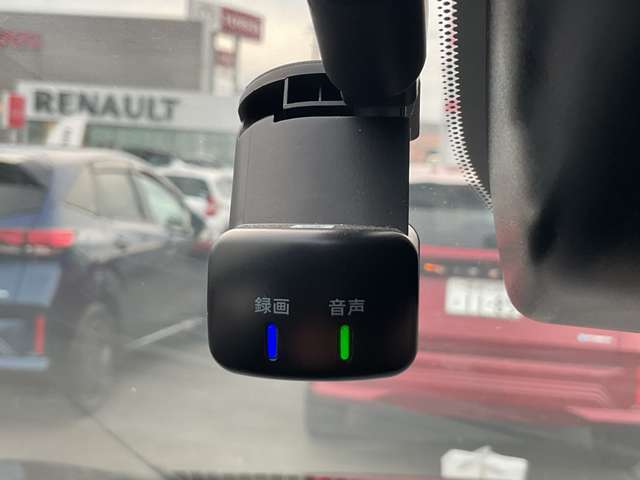 純正オプションドライブレコーダー付です。