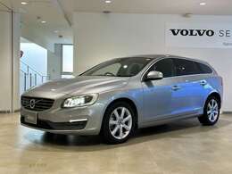 ボルボの伝統に基づいたデザイン。落ち着き・上品さを維持しながらも存在感たっぷりのフロントビューです。