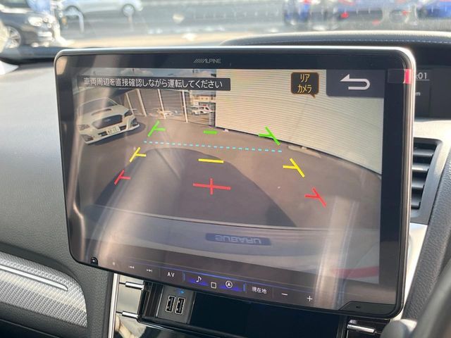 【バックカメラ】駐車時に後方がリアルタイム映像で確認できます。大型商業施設や立体駐車場での駐車時や、夜間のバック時に大活躍！運転スキルに関わらず、今や必須となった装備のひとつです！