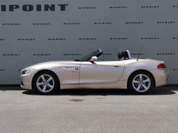 車体寸法　全長×全幅×全高4250×1790×1290mm　　車両重量1500kg