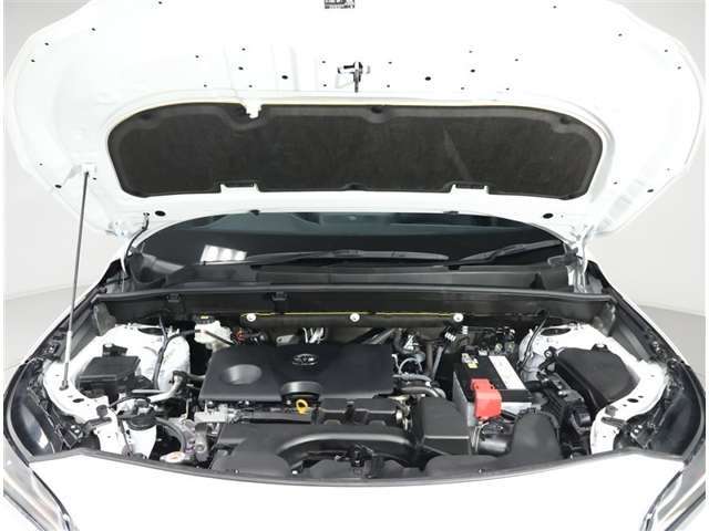 エンジンルームもしっかり洗浄・艶出しを行っています！キレイに仕上がっています♪