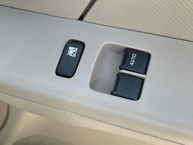 運転席・助手席のパワーウィンドウのスイッチです。