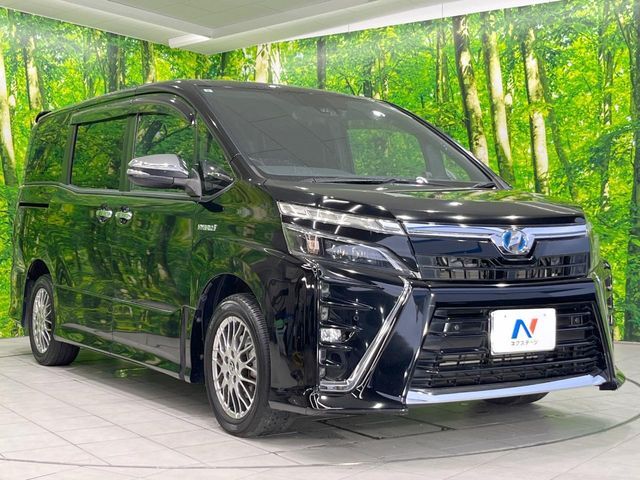 高透明度のガラス皮膜で撥水はもちろん、上質なツヤ・光沢を実現。紫外線や酸性雨から大切な愛車を保護し、色あせ・劣化を防止。「弾スプラッシュコート」、「弾プリミッサコート」からお選びいただけます。