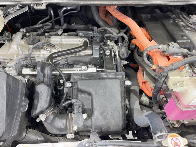 親切・丁寧な専門メカニックスタッフが応対！・車検・点検整備・事故等の修理などアフターサービスも安心。お車のカスタマイズもネクステージのサービススタッフまでご相談ください！