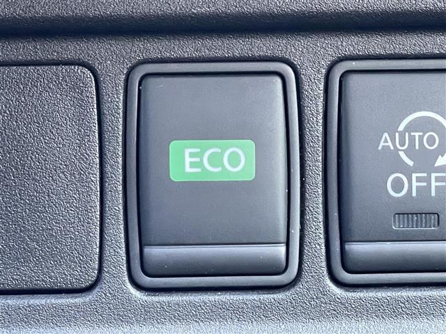 ☆ECOスイッチ☆セレクターレバーの横にある“ECOスイッチを押すとバルブタイミングや点火位置の制御など省燃費モードで走行してくれ、メーター内に表示されます。