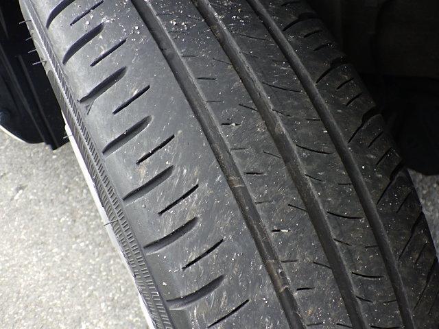 フロントタイヤ