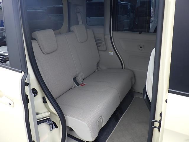 広々リヤシート