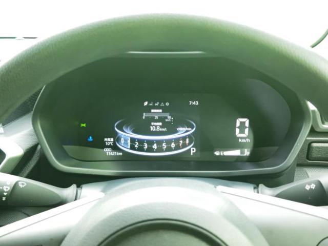 WECARSの展示場では実際に見て、触ってお車をお選びいただけます！知識の豊富な営業スタッフが様々なカーライフをご提案いたします！