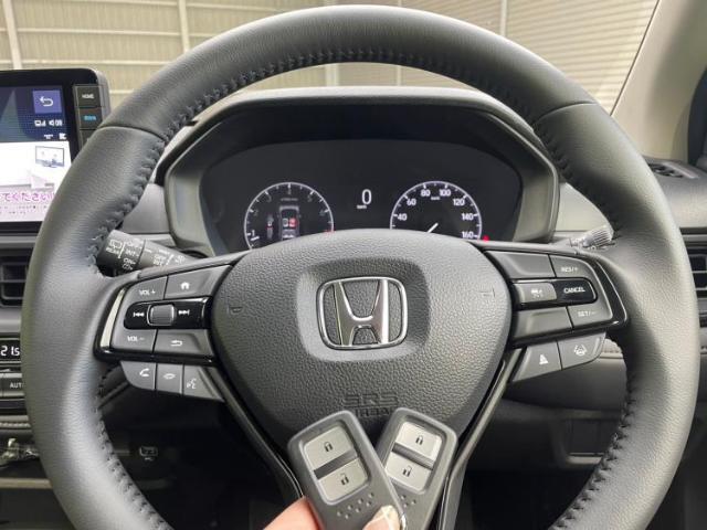 WECARSの展示場では実際に見て、触ってお車をお選びいただけます！知識の豊富な営業スタッフが様々なカーライフをご提案いたします！